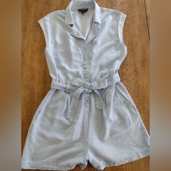 Laundry Chambray Romper Shorts Button Down Belted by Shelli Segal Size Small - Picture 15 of 15